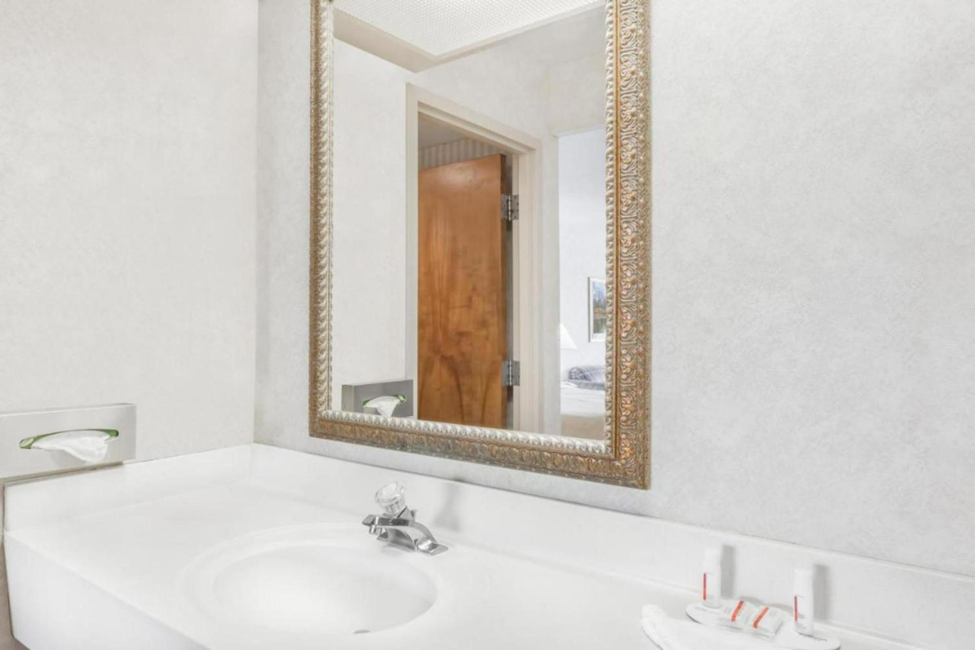 Relax Inn By Oyo Greeneville Near Hwy Us-321 Екстериор снимка